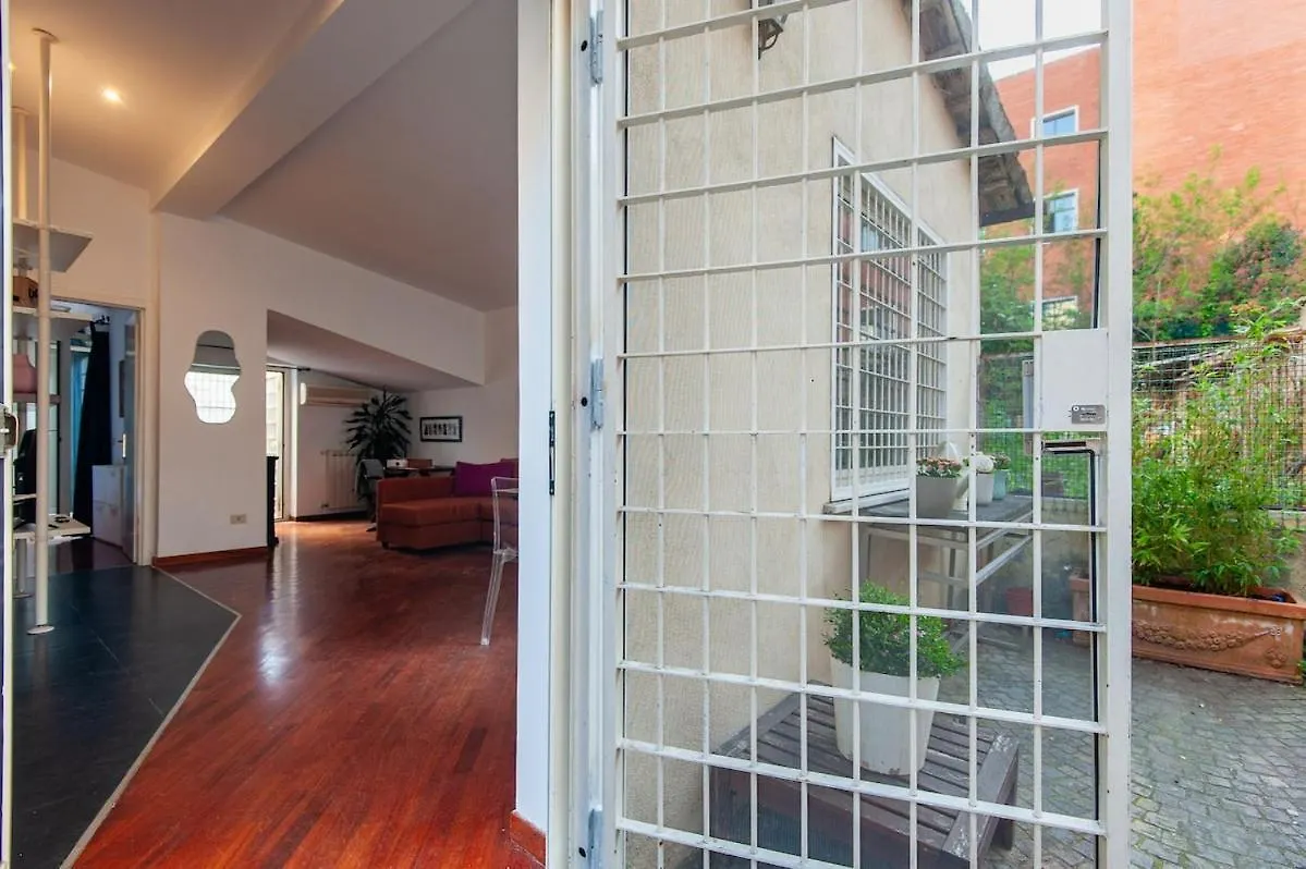 ローマ Ponte Milvio, Loft With Patioヴィラ 0*,  イタリア